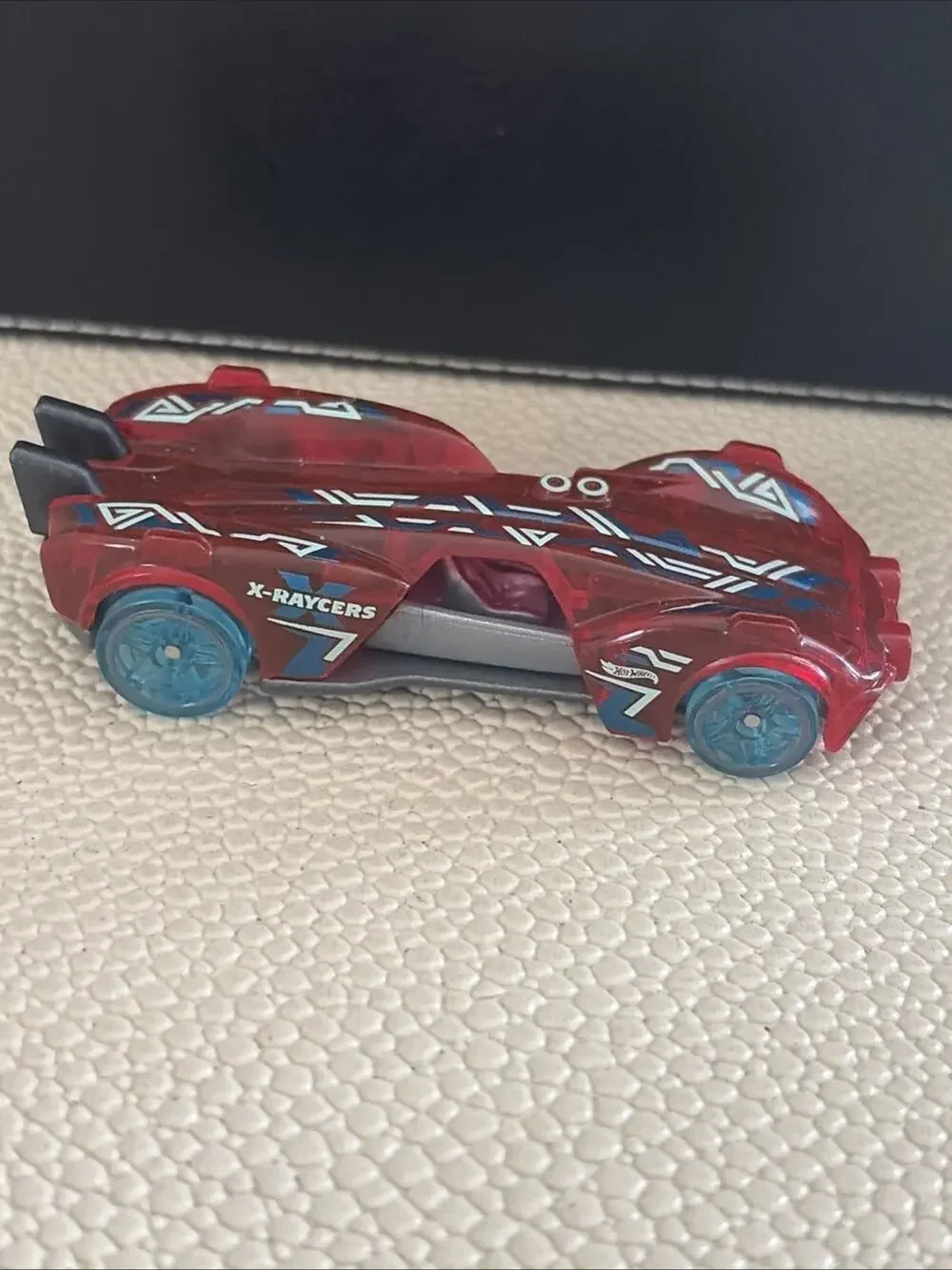 HOT WHEELS X-RAYCERS 2018 SLIDE KICK RED WITH BLUE WHEELS Car
